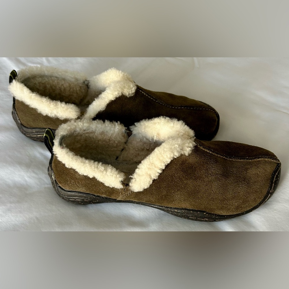 Jambu Vegan Cream Shearling-Lined Footwear with Olive Green Suede